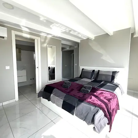 ático Dio Vista Tipo Con Terraza Soleada Apartamento